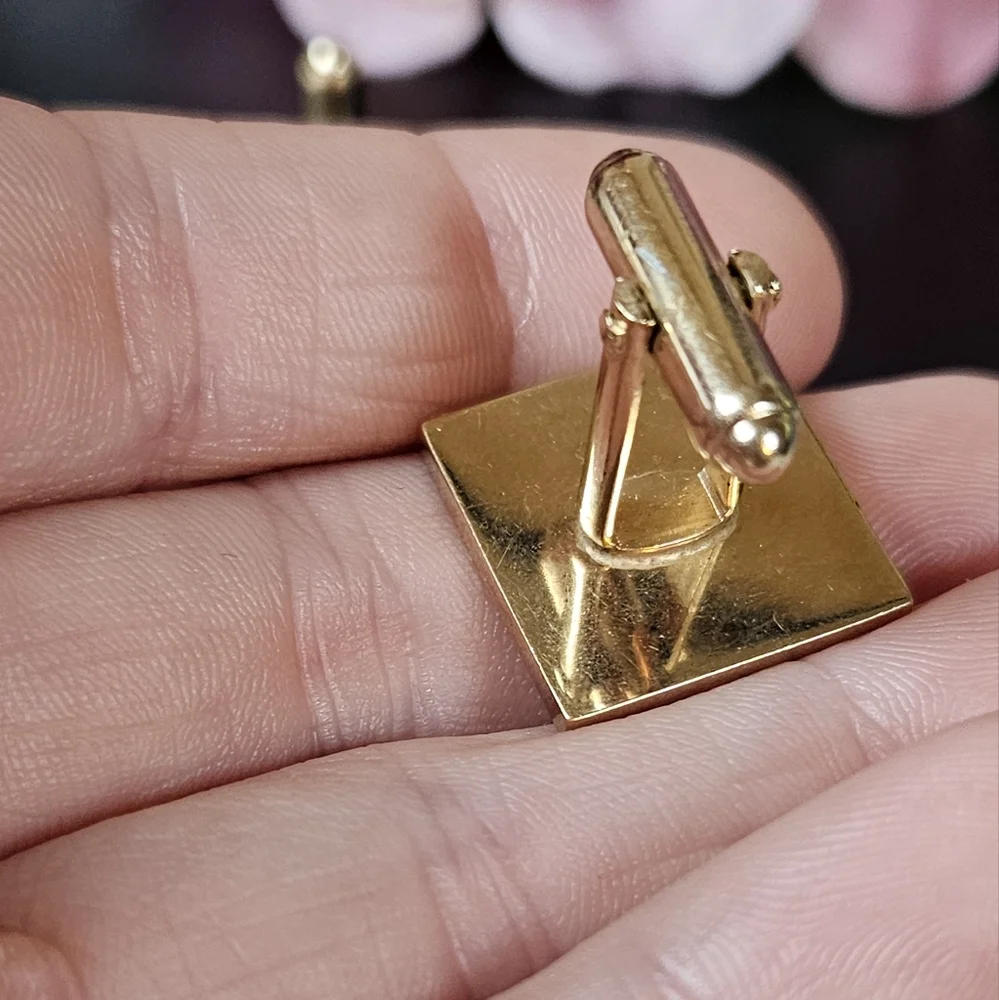 Vintage Anson Karatclad Heavy Gold Plated Square Wood Grain Design Cuff Links